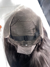 Load image into Gallery viewer, Straight 13x4 Frontal Wig
