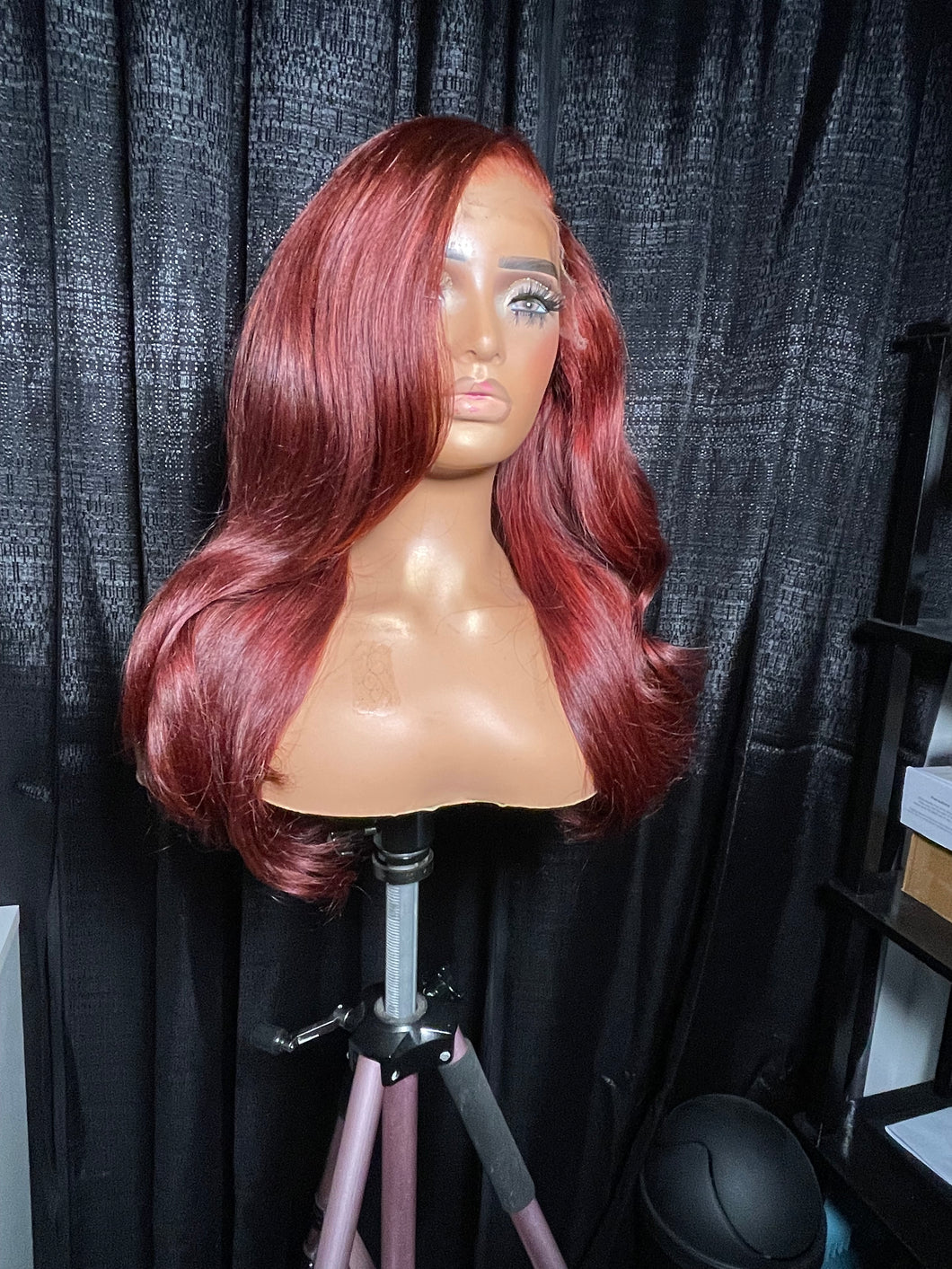 “RUBYE” Closure Unit